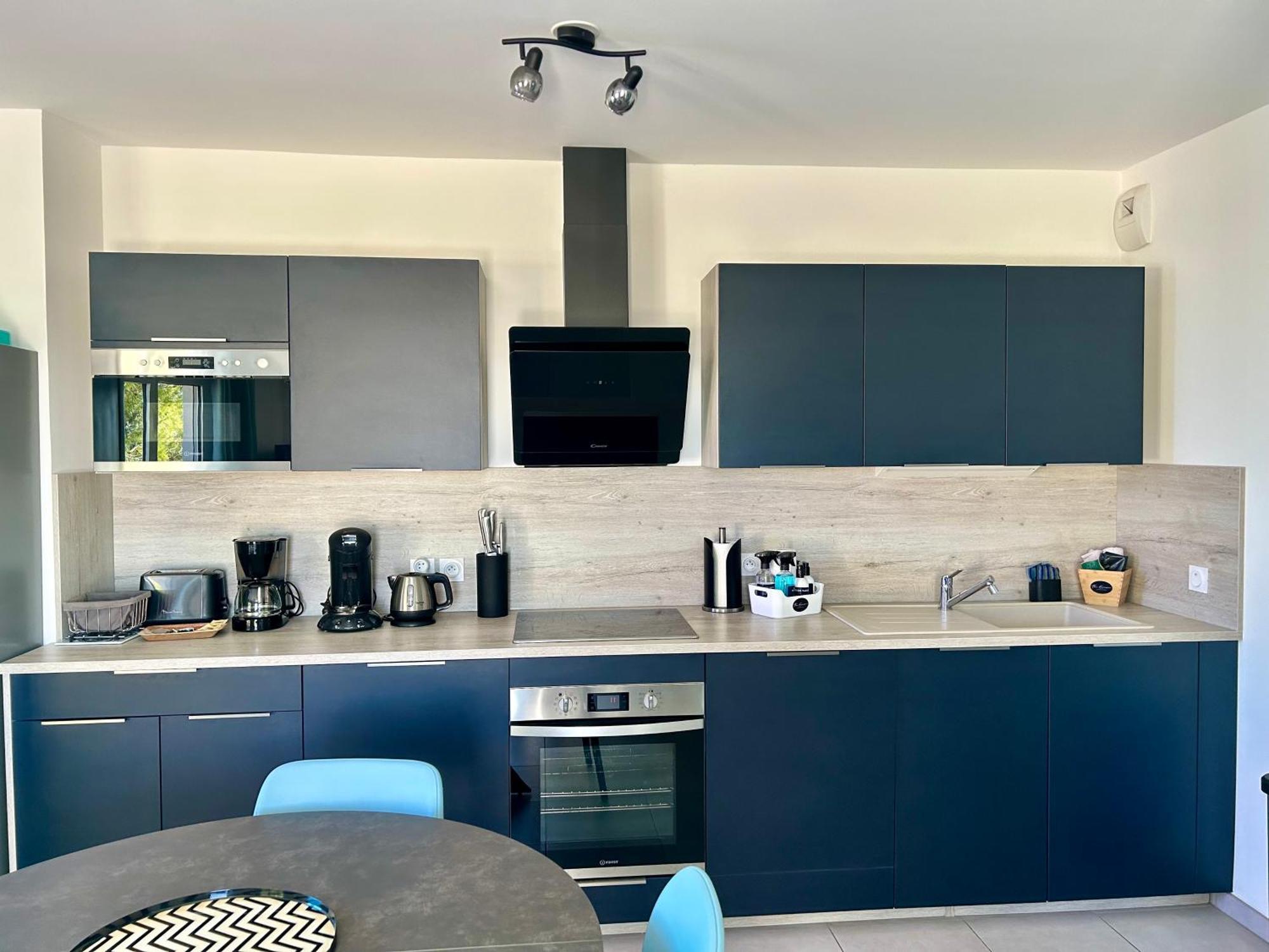 Blue Note -4 Etoiles-terrasse Vue-2 Parking Balaruc-les-Bains